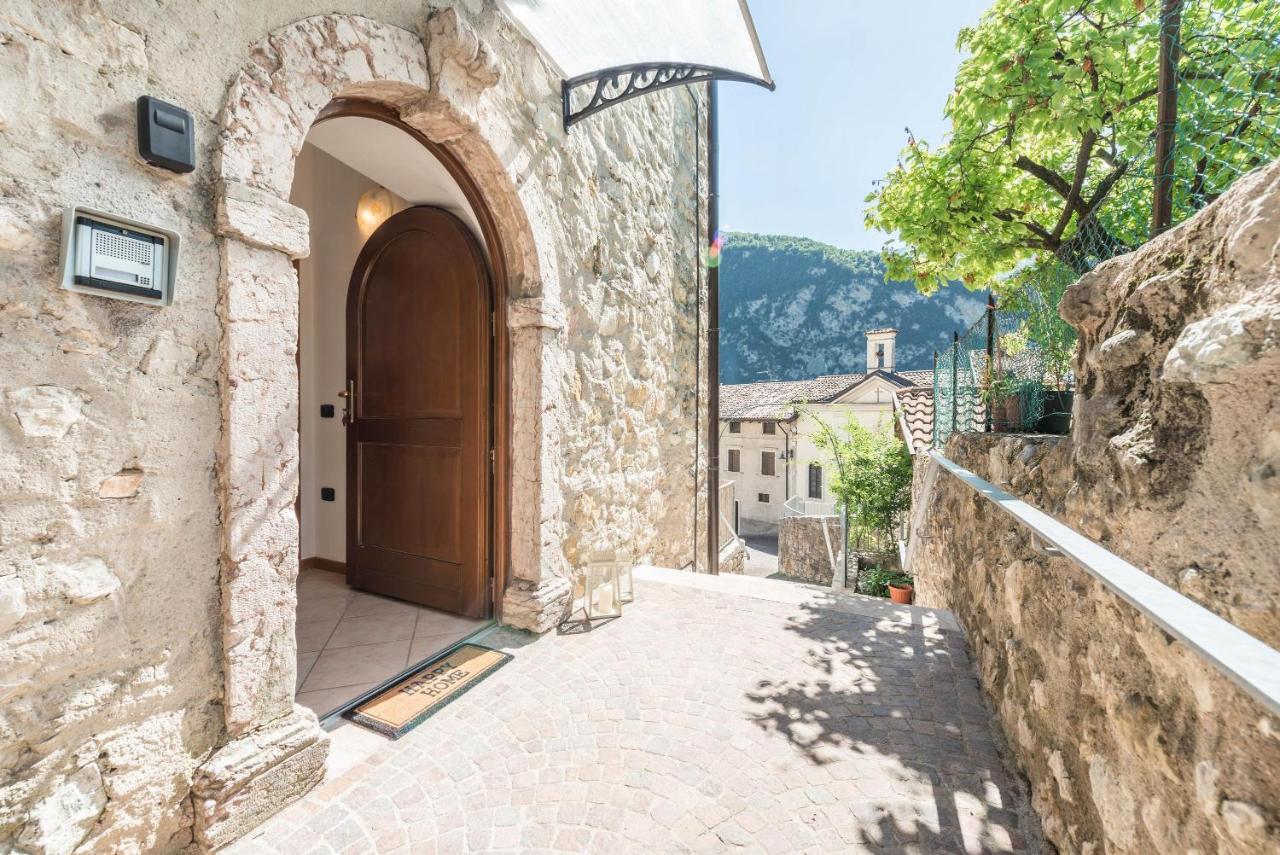 Appartamento Ania Vista Castello Tenno Luaran gambar