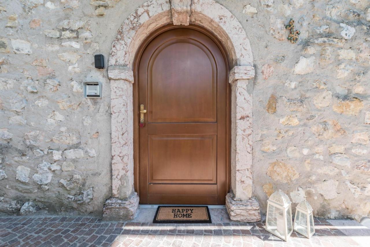 Appartamento Ania Vista Castello Tenno Luaran gambar